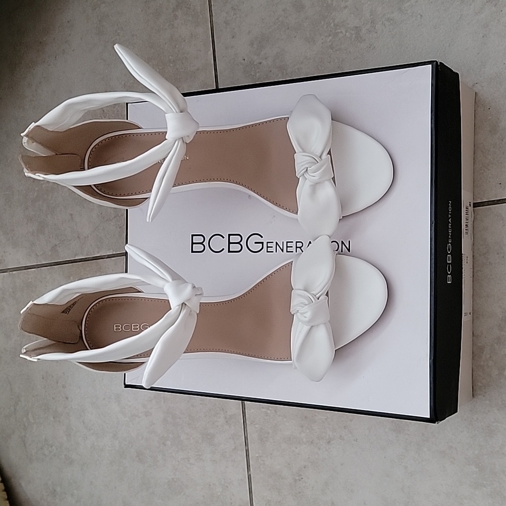 BCBGeneration Women's Jessa Dress Sandals, Sz 8.5, Color white, new without tag